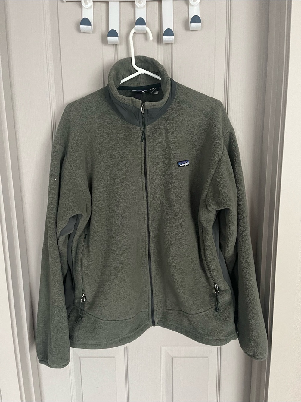 Patagonia Olive Green Full-Zip Fleece Jacket for Men